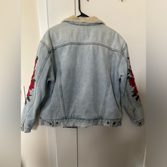 Levi’s denim jacket with Sherpa lining (XL) - Picture 4 of 4